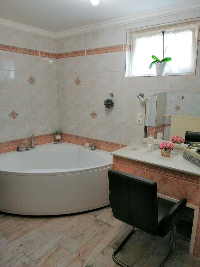 Elza Apartman Mako Luaran gambar