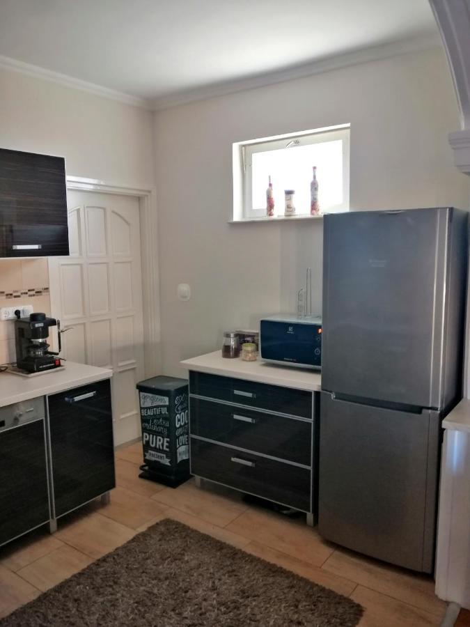 Elza Apartman Mako Bilik gambar